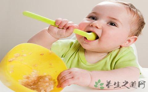 几个月宝宝可以加辅食，辅食添加的时机与注意事项