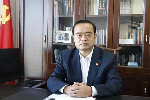 广东省国士厅李东山，一位杰出的领导者与公共服务者的故事